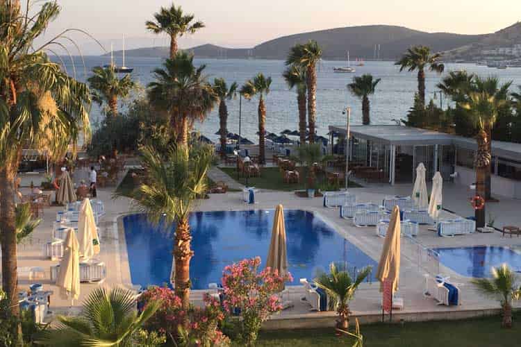 Nagi Beach Hotel